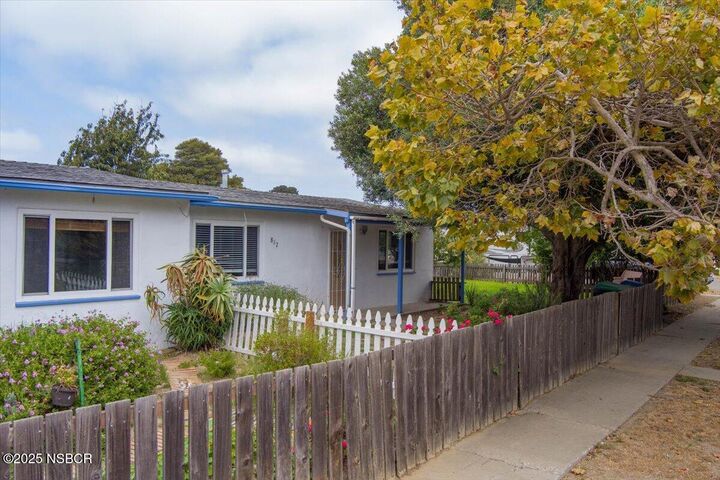 815 E Airport Avenue  Lompoc CA 93436 photo