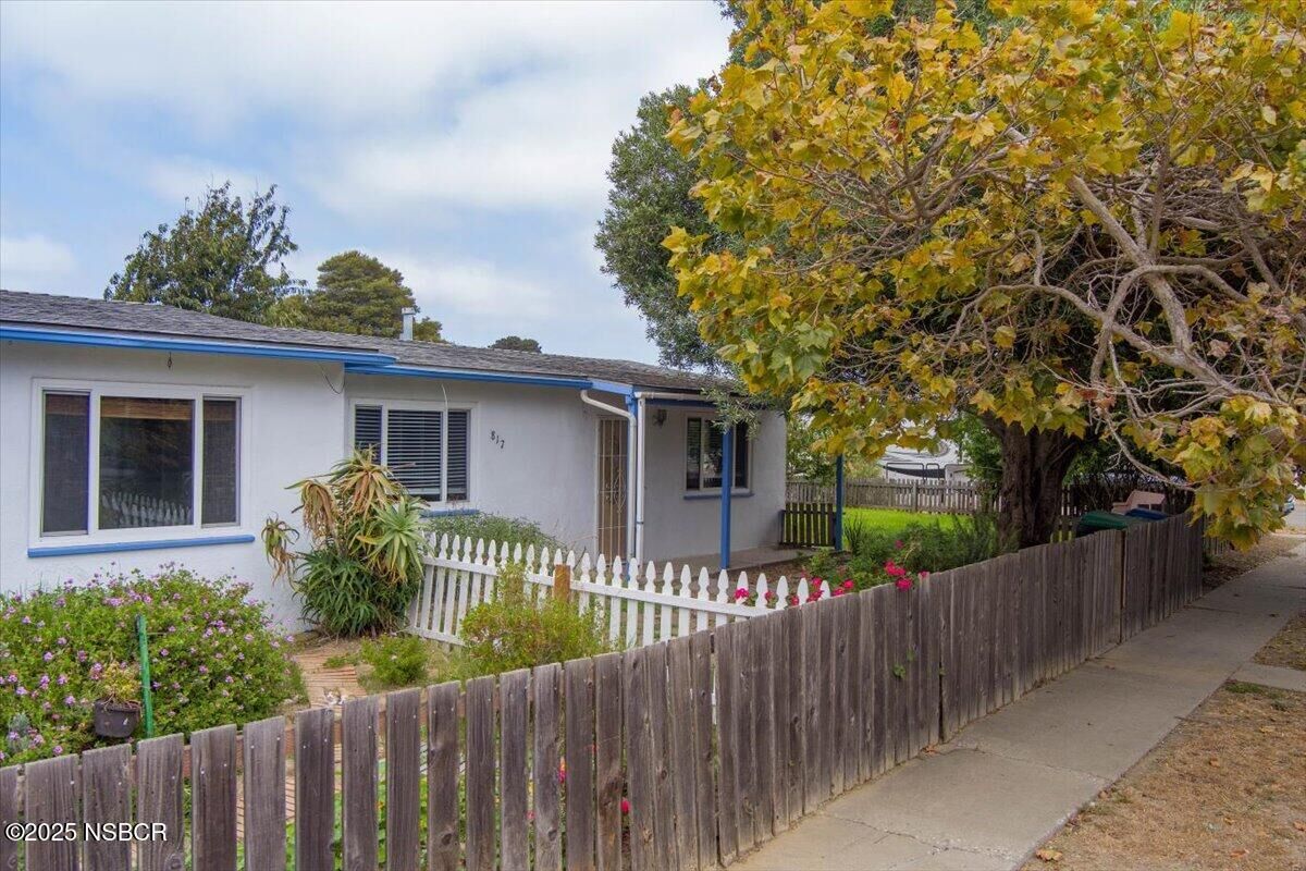 Property Photo:  815 E Airport Avenue  CA 93436 