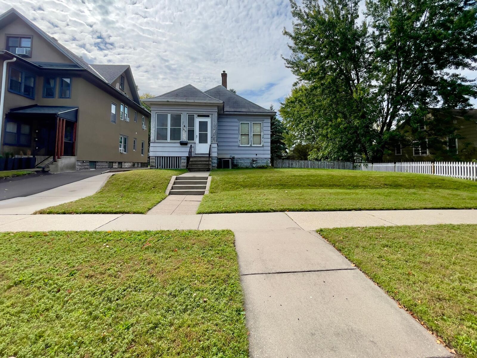 Property Photo:  1616 Hewitt Avenue  MN 55104 