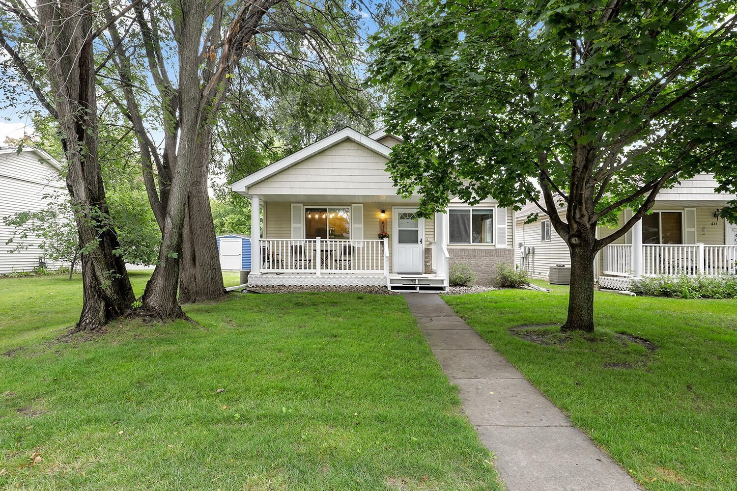 Property Photo:  613 W 6th Street  MN 55362 