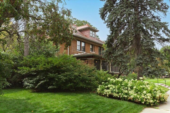 Property Photo:  94 Crocus Place  MN 55102 