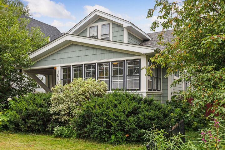 Property Photo:  1434 Minnehaha Avenue W  MN 55104 