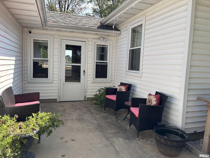 Property Photo: 2645 S Broadway Avenue IL 62881