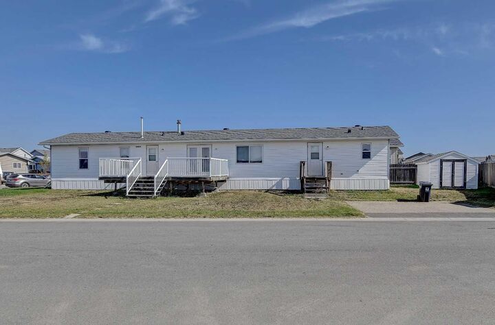 9521 111 Avenue  Clairmont AB T8X 5C1 photo