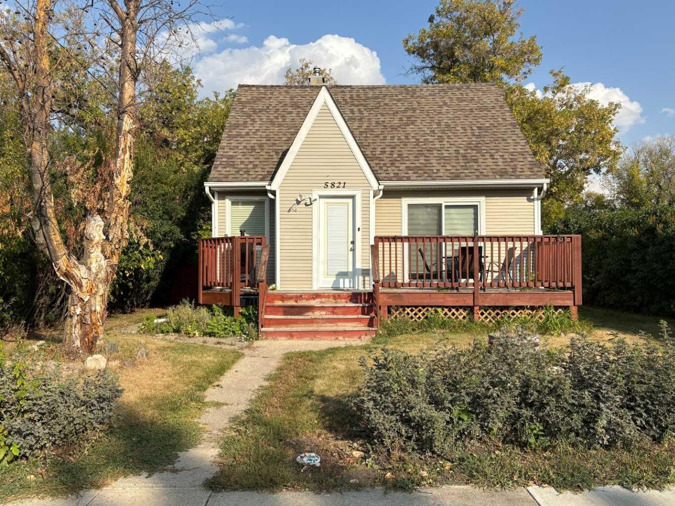 Property Photo:  5821 44 Avenue  AB T4N 3J4 