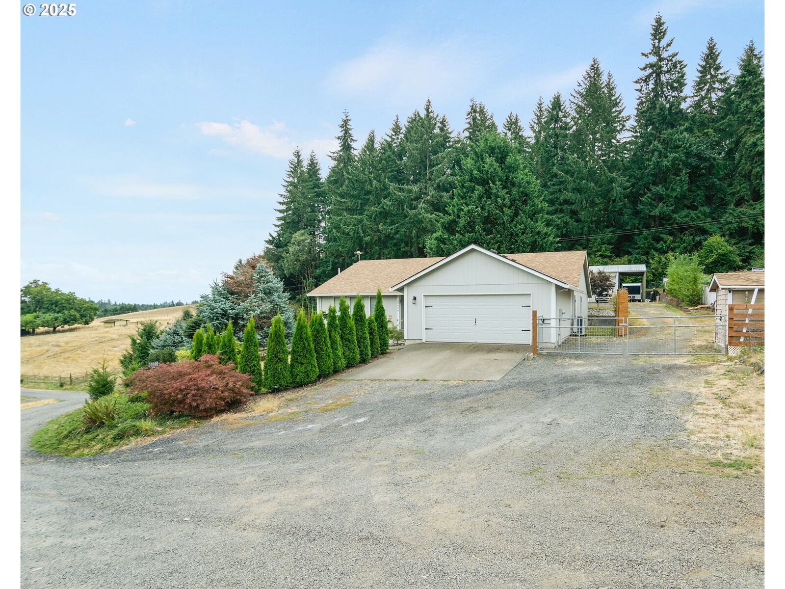 Property Photo:  32698 Berry Hill Ln  OR 97051 