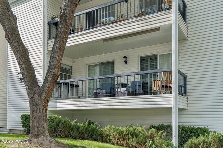 Property Photo:  4040 S 685 East Unit F  UT 84107 