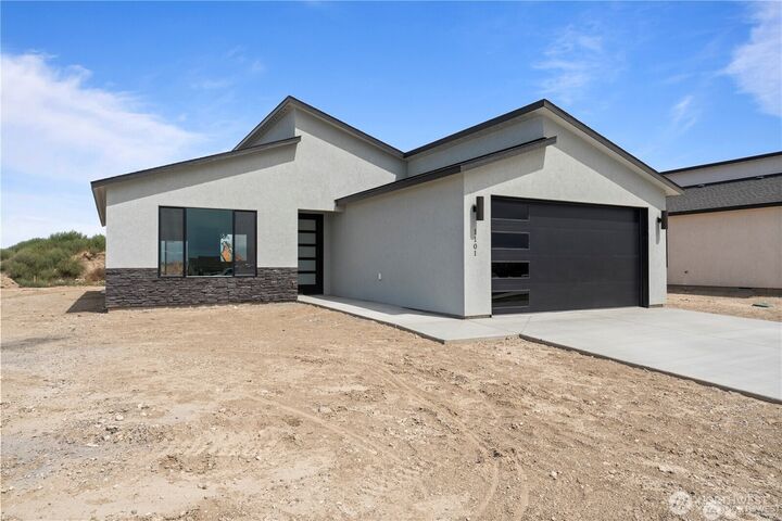 Property Photo: 713 P Street NE WA 98848