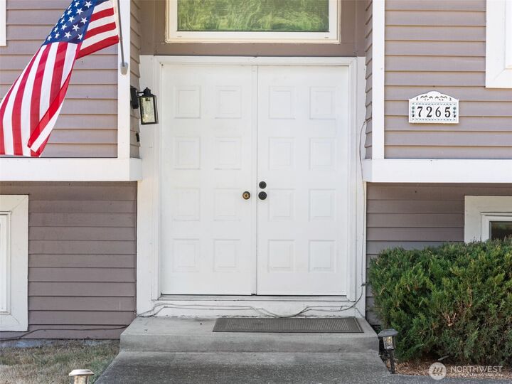 Property Photo:  7265  Thasos Avenue NE  WA 98311 