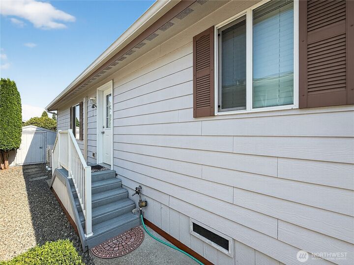 Property Photo:  23825  15th Avenue SE 183  WA 98021 