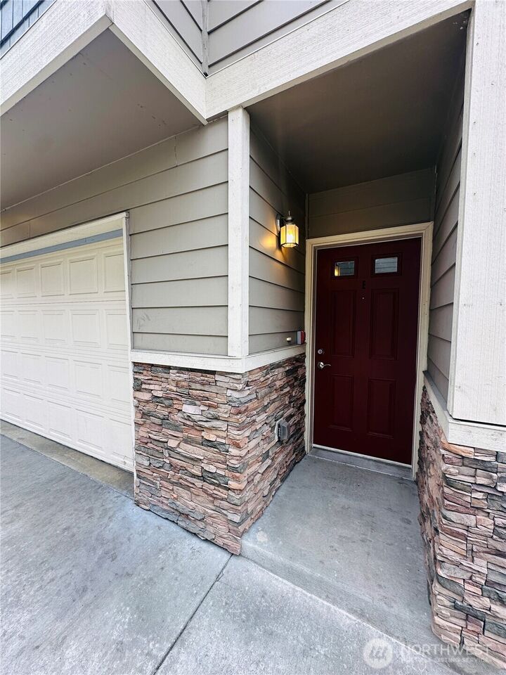 Property Photo: 972 Edmonds Avenue NE WA 98056