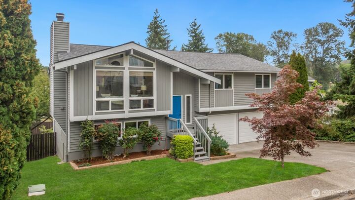 Property Photo:  1812  Ferndale Avenue SE  WA 98058 