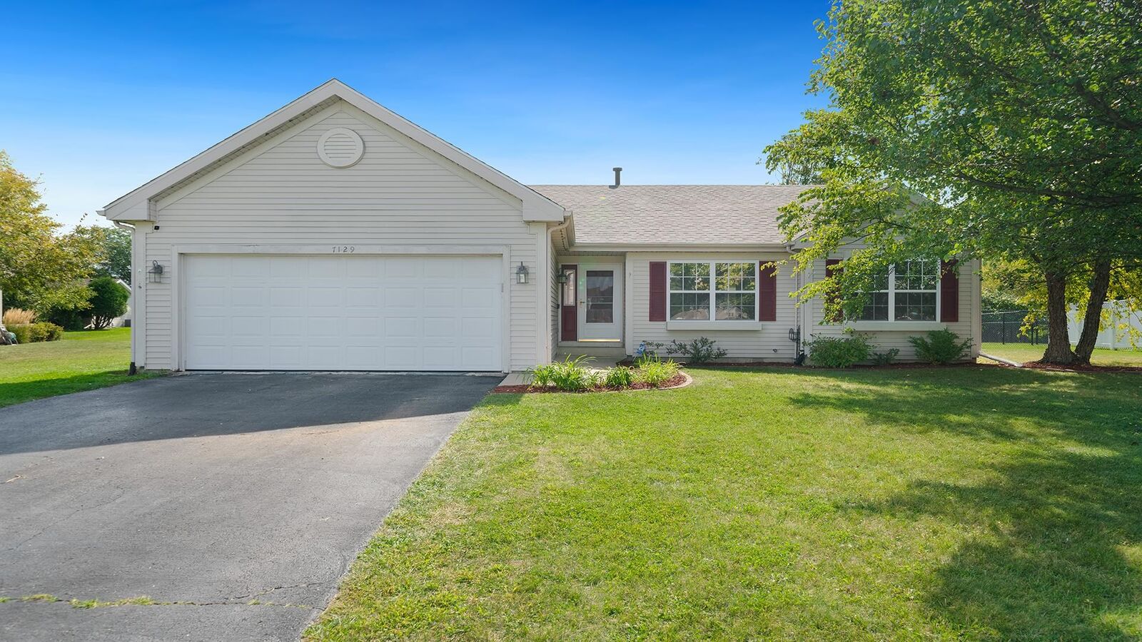 Property Photo:  7129 Polo Place  IL 61111 