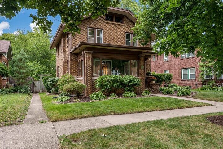 Property Photo: 1604 Crosby Street IL 61107