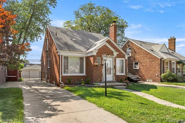 Property Photo:  2213 N Waverly Street  MI 48128 
