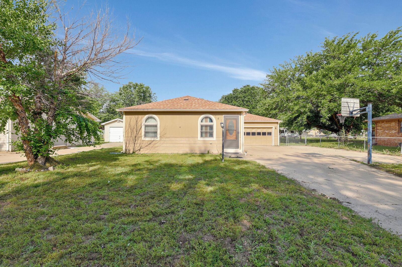 Property Photo:  141 N Tracy St  KS 67212