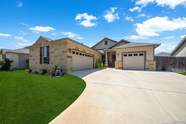 Property Photo:  233 Iron Gate  TX 78064 