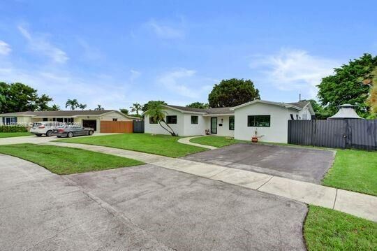 Property Photo:  10920 SW 105th Ave  FL 33176 