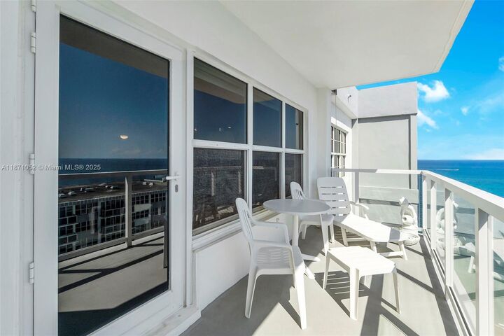Property Photo:  3750 Galt Ocean Dr 2004  FL 33308 