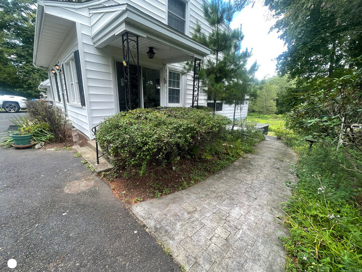 Property Photo:  130 Huntington Street  CT 06484 