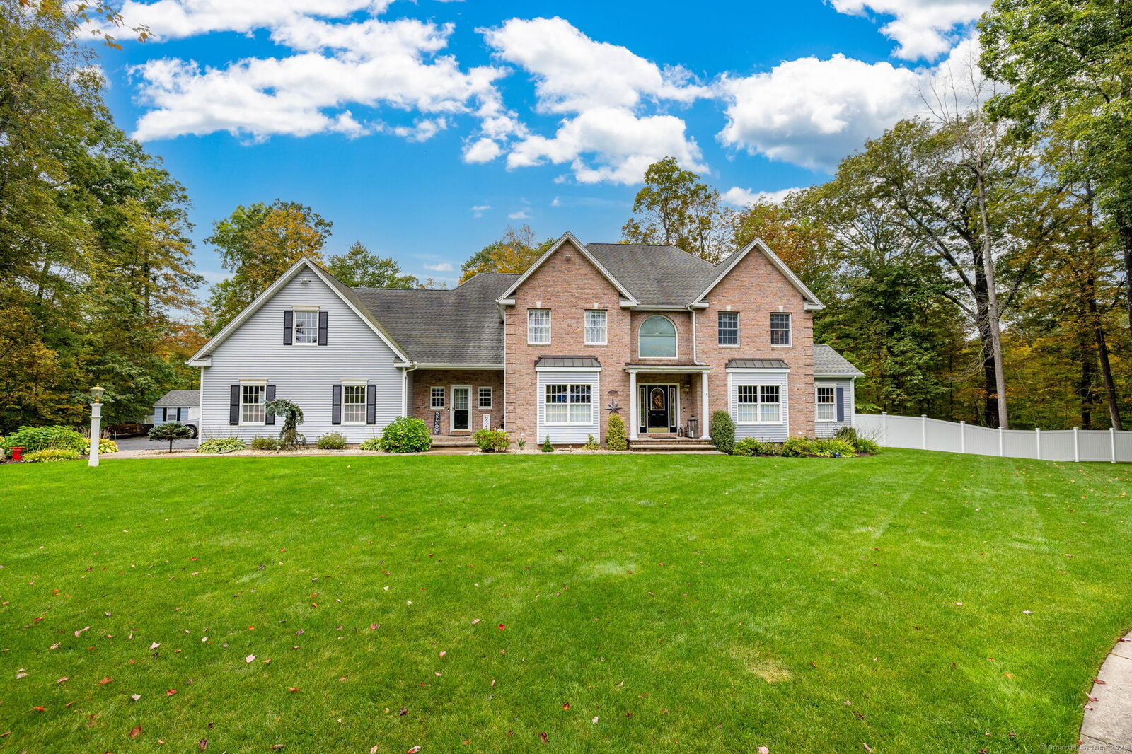 Property Photo:  335 Pennwood Place  CT 06010 