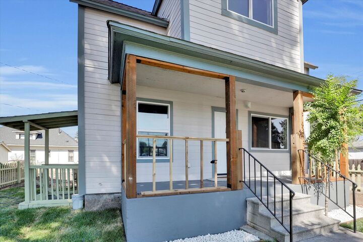 Property Photo: 2811 N Lincoln St WA 99205