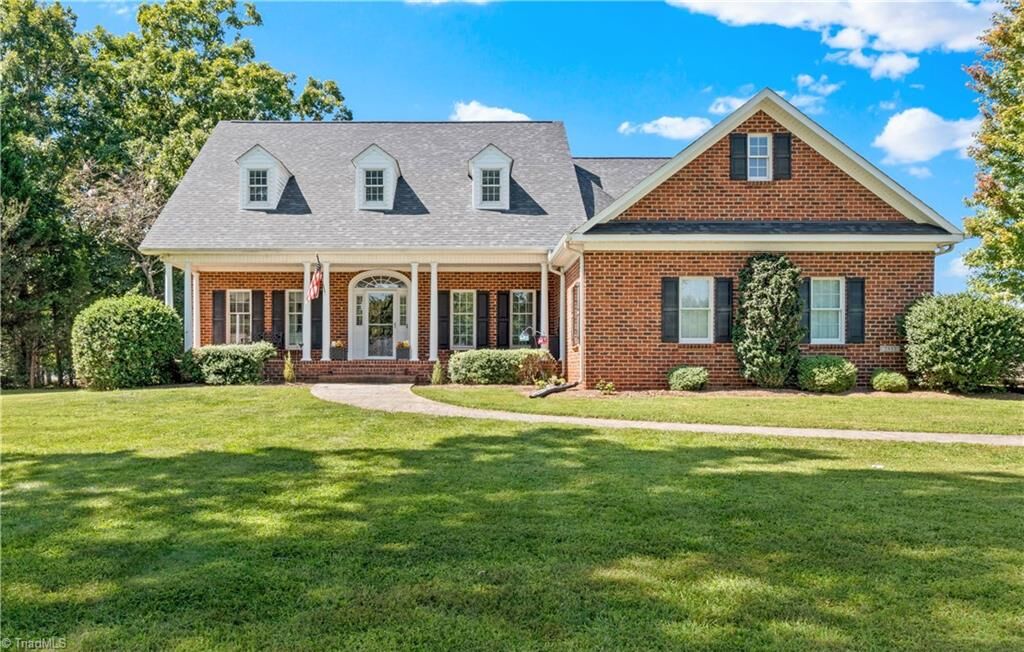 Property Photo: 2553 Country Club Road NC 27055