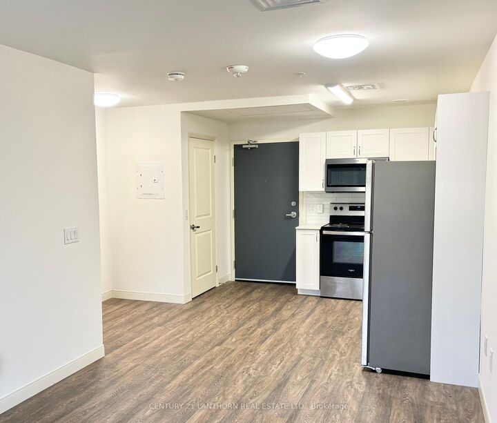 Photo de la propriété: 135 Station Street S 218 ON K8N 2S9