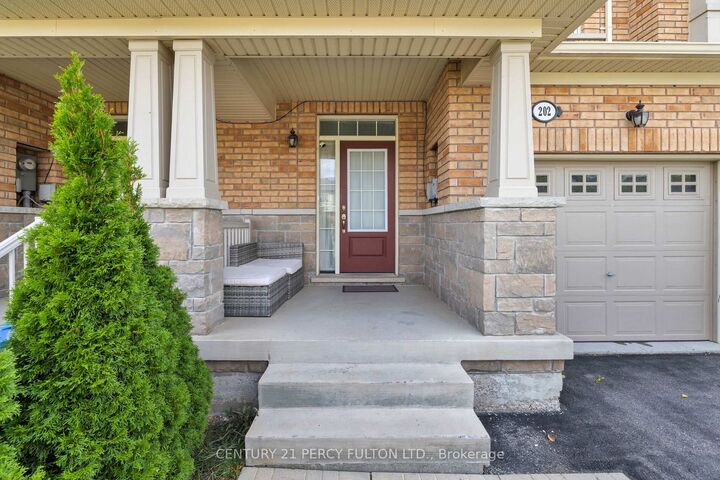 Photo de la propriété:  202 Sky Harbour Drive  ON L6Y 2Z7 