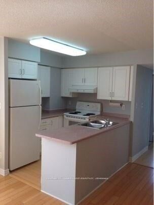Photo de la propriété:  43 Eglinton Avenue E 1110  ON M4P 1A2 