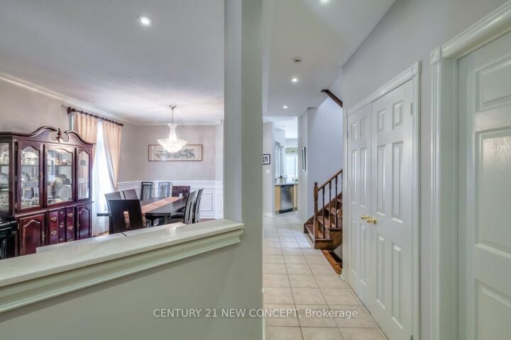 Property Photo: 115 Ridgeway Court ON L6A 2R5