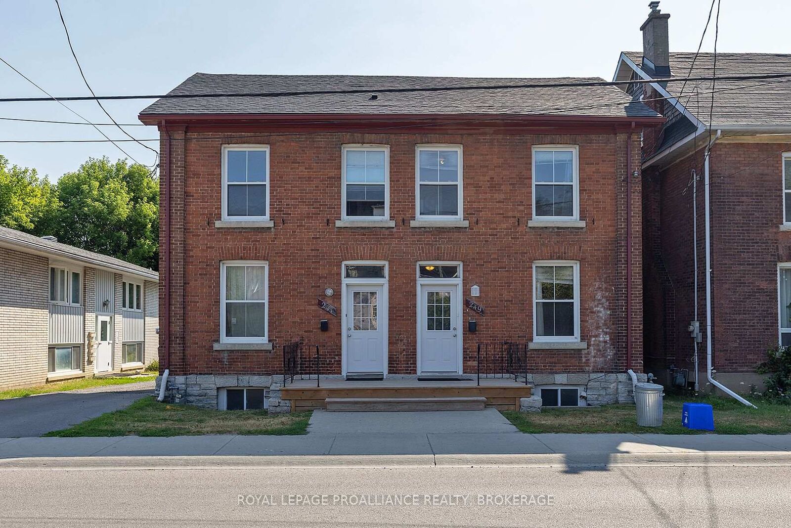 Property Photo:  249 Division Street  ON K7K 3Z5 