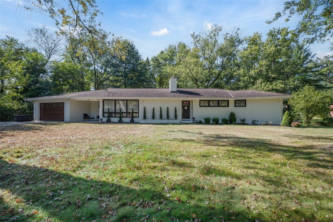 Property Photo: 664 Field Club Rd PA 15238