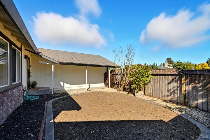 Property Photo:  1140 Emily Avenue  CA 94928 