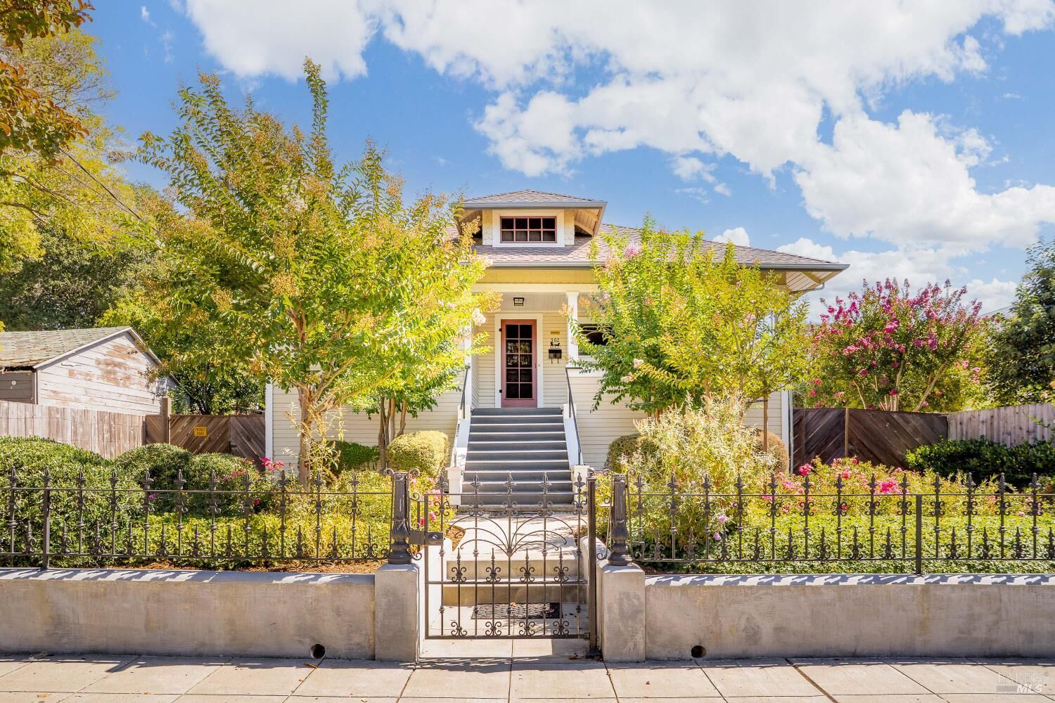 Property Photo:  362 Jefferson Street  CA 94559 