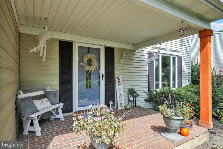 Property Photo:  81 W South Avenue  PA 17538 