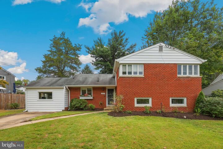 957 N Paxton Street  Alexandria VA 22304 photo