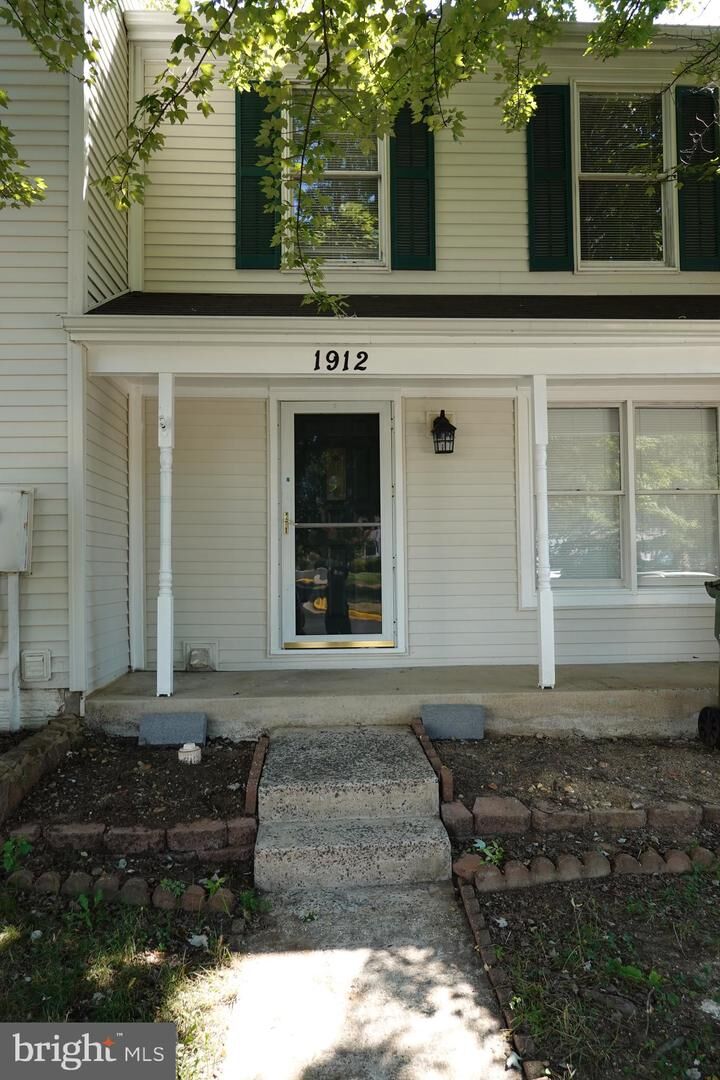 Property Photo:  1912 Pohick Creek Court  VA 22192 