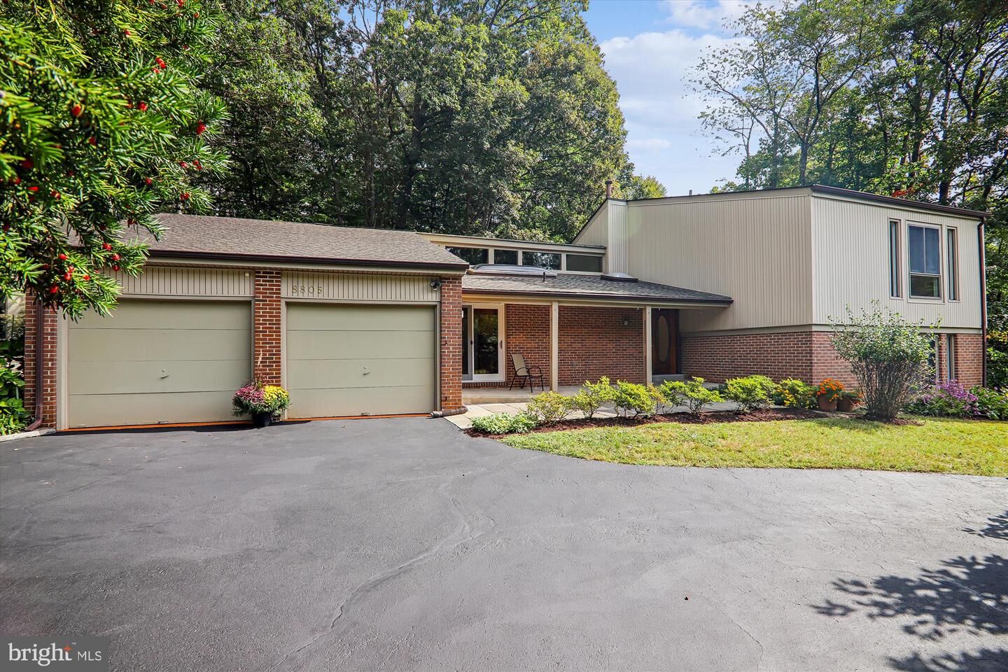 Property Photo:  8805 Hidden Hill Lane  MD 20854 