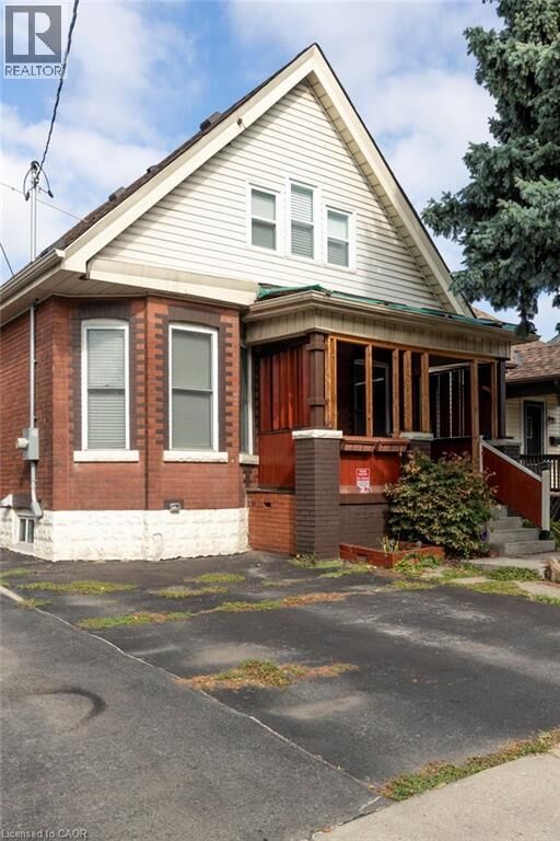 Photo de la propriété:  147 Kensington Avenue North  ON L8L 7N4 