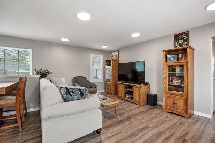 Property Photo:  1321 Elmhurst Drive NE  IA 52402 