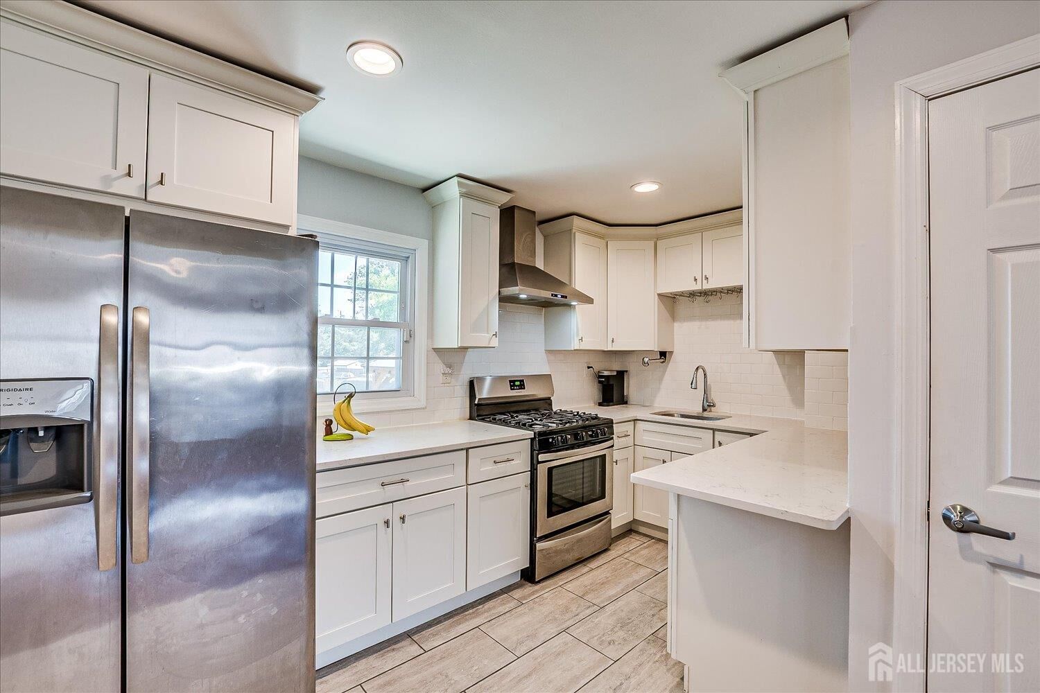 Property Photo:  296 High Street  NJ 08840 