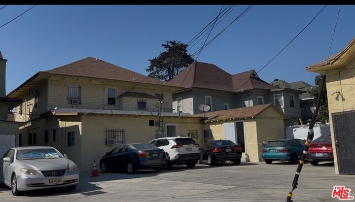 Property Photo:  1046 S Westlake Ave  CA 90006 