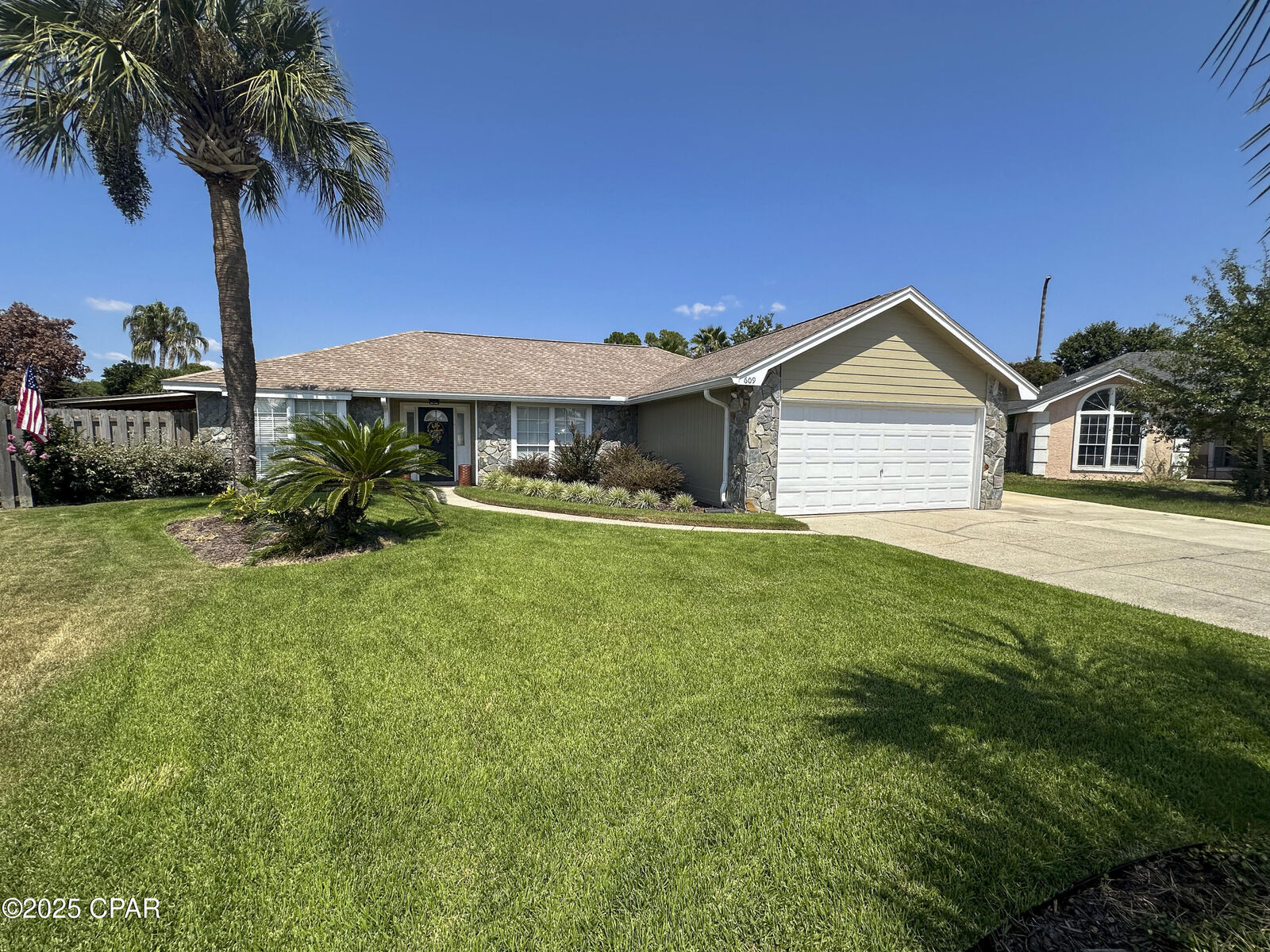 Property Photo:  609 Sabal Palm Way  FL 32408 