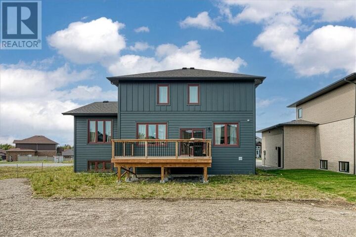 Property Photo:  27 Noah Court  ON P3B 0G9 