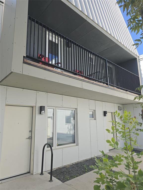422 Ross Avenue  Winnipeg MB R3A 0L8 photo