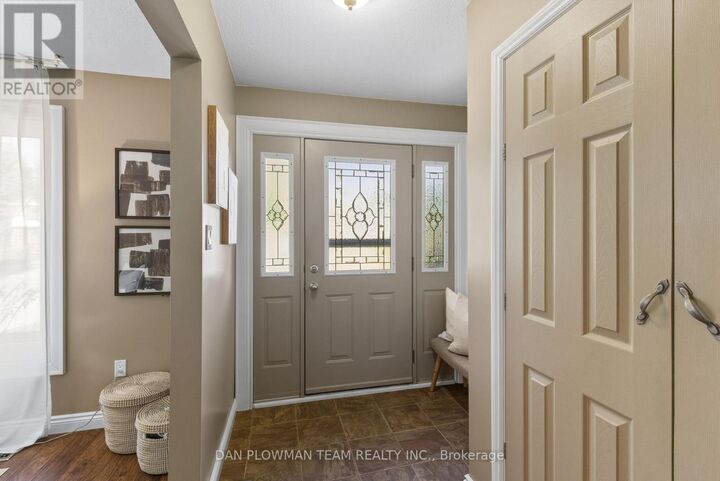 Property Photo:  248 Keewatin Street South  ON L1H 6Z8 
