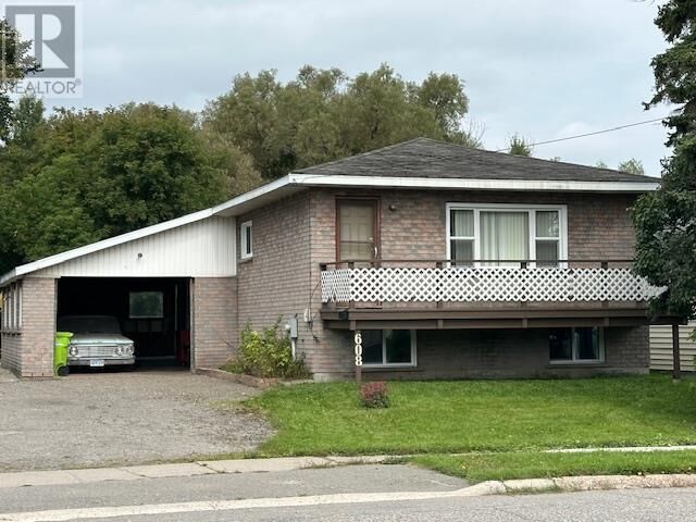 Photo de la propriété:  608 Douglas St  ON P6C 1V4 