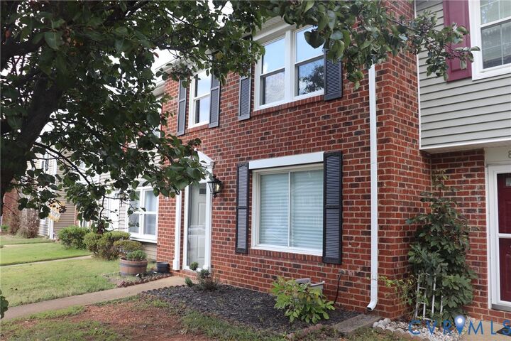 Property Photo:  8102 Clovertree Court  VA 23235 