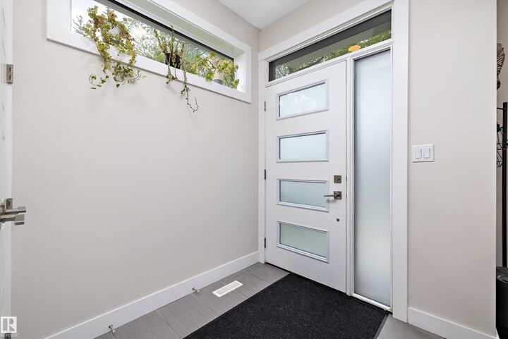Property Photo:  10917 79 Avenue NW  AB T6G 0P1 